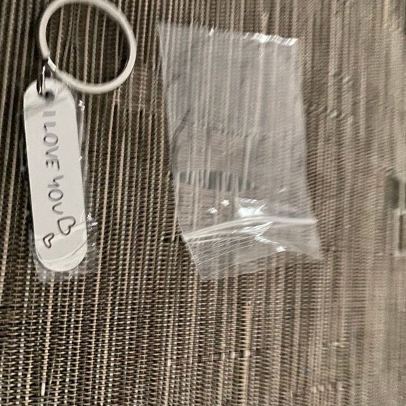 BRAND NEW KEY CHAIN - Picture 2 of 2